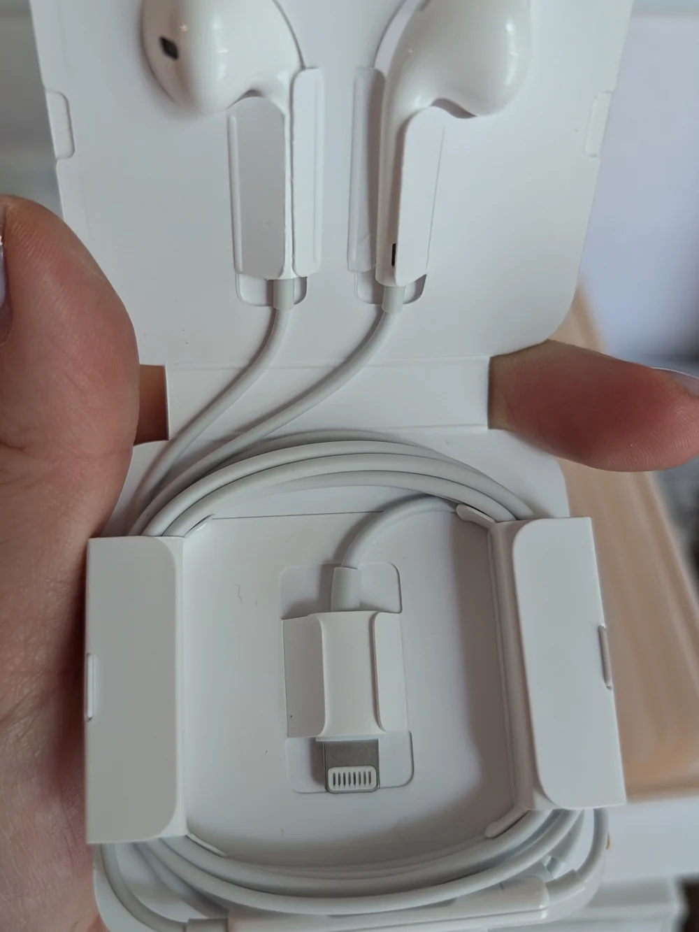 White Wired Earbuds and USB Wall Charger Power Adapter For Apple iPhone 11